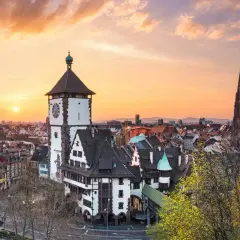 Gdzie leży miasto Freiburg? Odkryj jego niezwykłą lokalizację w Niemczech