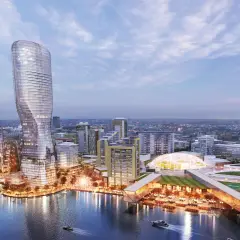 Nowoczesna architektura nad rzeką w Belgradzie, stolicy Serbii. Futurystyczny wieżowiec i centrum handlowe z kopułą.
