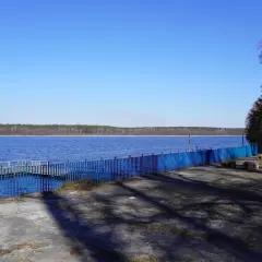 Jezioro Lucieńskie: idealne miejsce na relaks i wędkarstwo w naturze