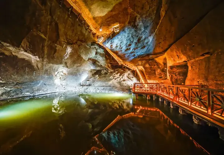 Wieliczka atrakcje: odkryj najciekawsze miejsca, które musisz zobaczyć