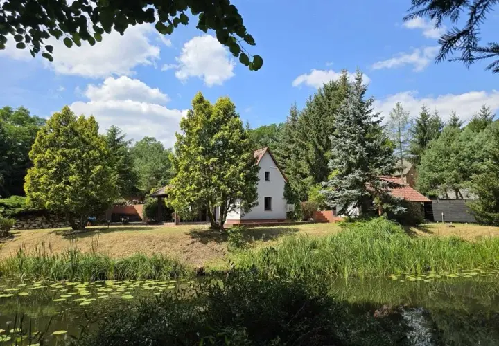 Sprzedam dom nad jeziorem z linią brzegową w Lubuskiem - idealne miejsce na relaks