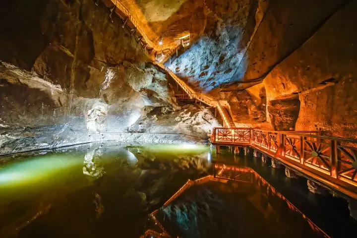 Wieliczka atrakcje: odkryj najciekawsze miejsca, które musisz zobaczyć