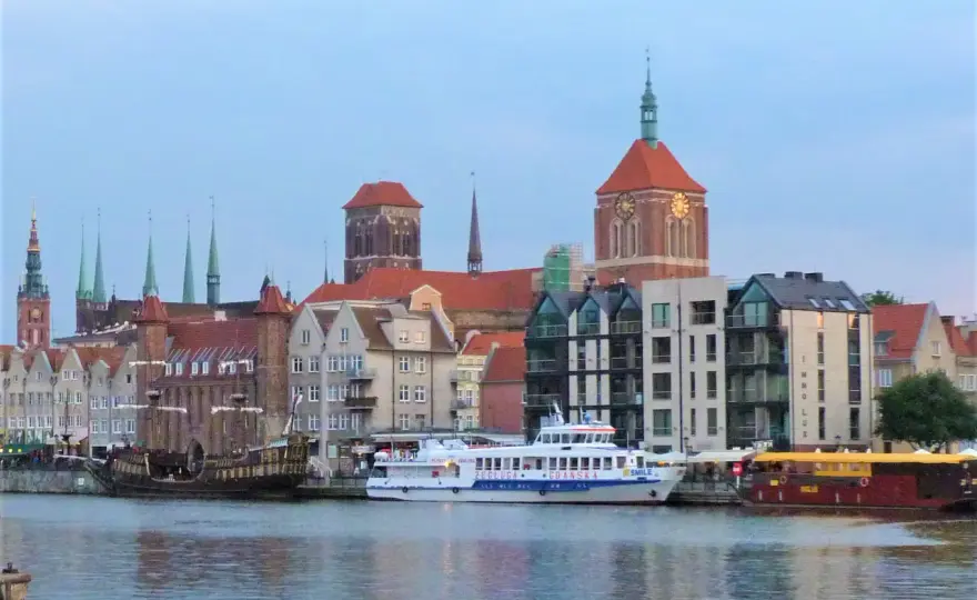 Jaka rzeka płynie przez Gdańsk? Odkryj tajemnice Motławy