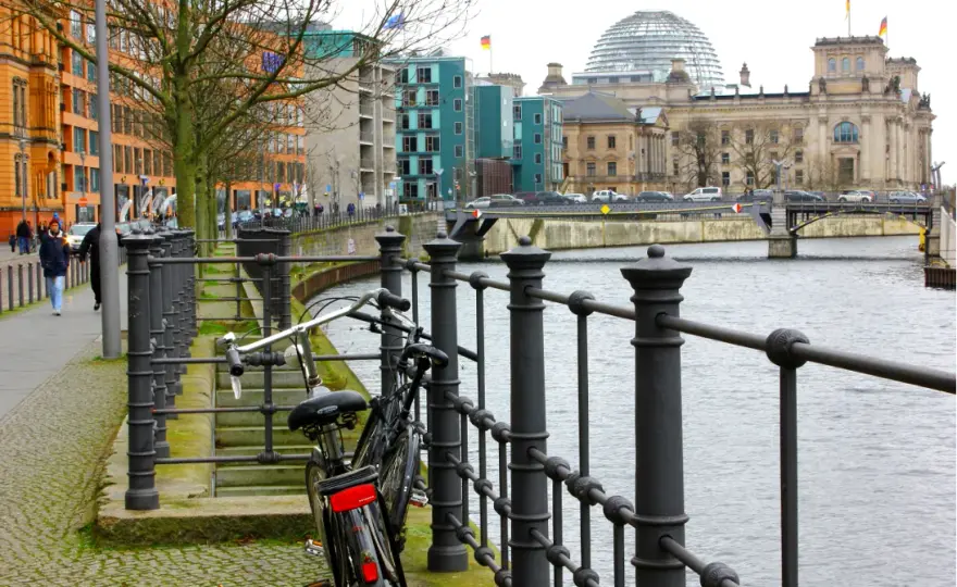 Nad jaką rzeką leży Berlin? Odkryj tajemnice Sprewy i Haweli